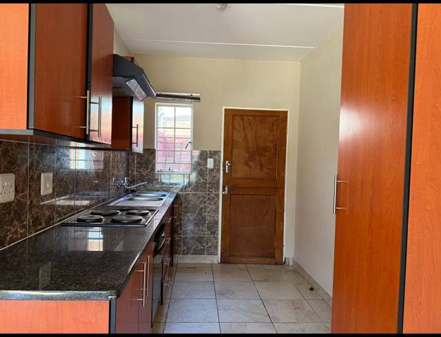 2 BEDROOM APARTMENT FOR SALE IN WATERVAL EAST
